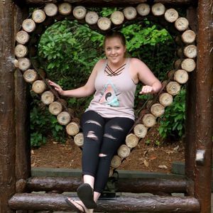 Meet your Posher, Caitlyn